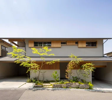 House in Higashi-Ikoma — Two-Family Residence with Three Gardens｜Homes Featuring Courtyards｜Custom-built house｜Exterior