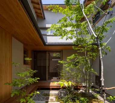 House in Higashi-Ikoma — Two-Family Residence with Three Gardens｜Homes with Gardens｜Custom-built house｜Courtyard
