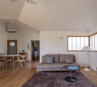 House in Katsuragi — Linked Square Roofs and Mount Nijō｜Homes with Gardens｜Room Tour｜Custom-built house