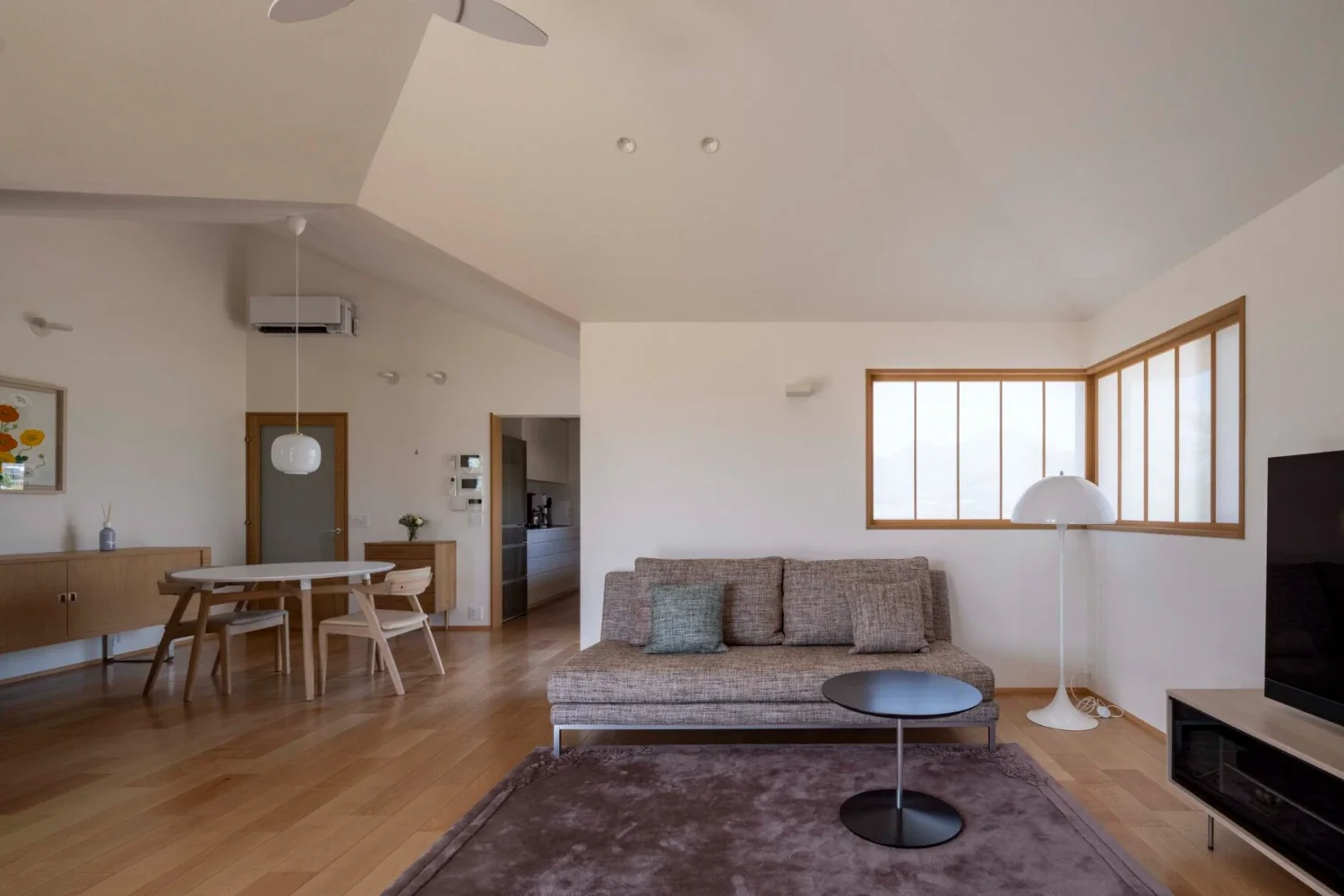 葛城の家－連なる方形屋根と二上山－