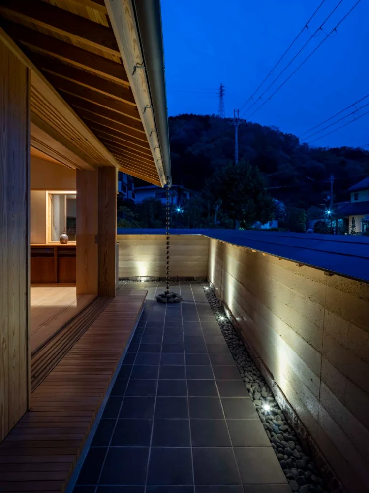 東生駒の家Ⅱ－版築塀をのぞむ終の住処－