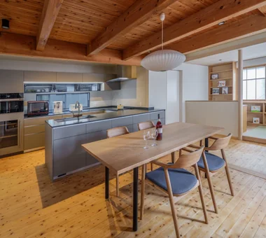 Koshien House — Renovation Beginning with Solid-Wood Floor Restoration｜House of Wood｜Custom-built house｜Dining Area