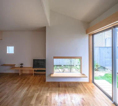 House in Sedomigaoka – A Small Northeast-Facing House｜Homes with Gardens｜Custom-built house｜Living Room