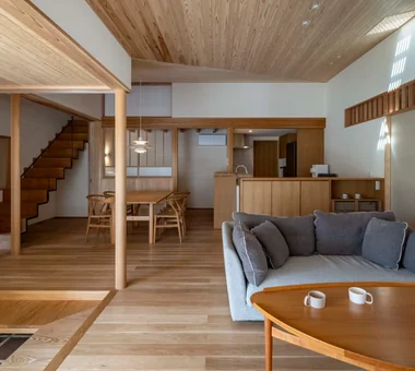 House in Tokushima — Younger Household: A roof that envelops two-family living and provides light｜Modern Japanese-Style Residence｜Custom-built house｜LDK