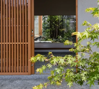 An Artist's Atelier — A Place of Creation Enveloped in Quietude and Tension｜A House with Art｜Custom-built house｜Entrance hall