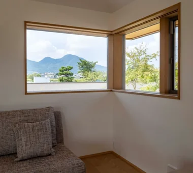 House in Katsuragi — Linked Square Roofs and Mount Nijō｜Homes with Gardens｜Room Tour｜Custom-built house