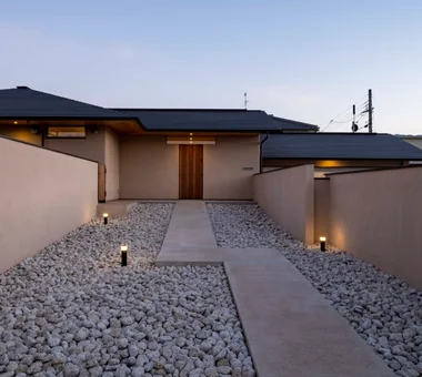 House in Katsuragi — Linked Square Roofs and Mount Nijō｜Modern Japanese-Style Residence｜Custom-built house｜Approach