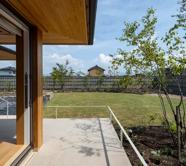House in Katsuragi — Linked Square Roofs and Mount Nijō｜Homes with Gardens｜Room Tour｜Custom-built house
