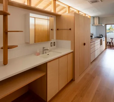 House of Wind - A Residence Where Landscape Is Part of Everyday Life｜Homes with Scenic Views｜Custom-built house｜Lavatory