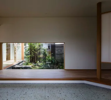 An Artist's Atelier — A Place of Creation Enveloped in Quietude and Tension｜A House with Art｜Custom-built house｜Entrance hall
