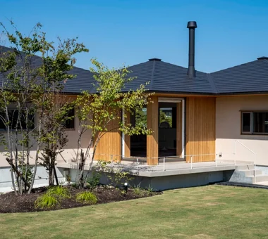House in Katsuragi — Linked Square Roofs and Mount Nijō｜Homes with Gardens｜Room Tour｜Custom-built house