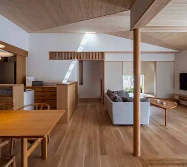 House in Tokushima — Younger Household: A roof that envelops two-family living and provides light｜Modern Japanese-Style Residence｜Custom-built house｜LDK