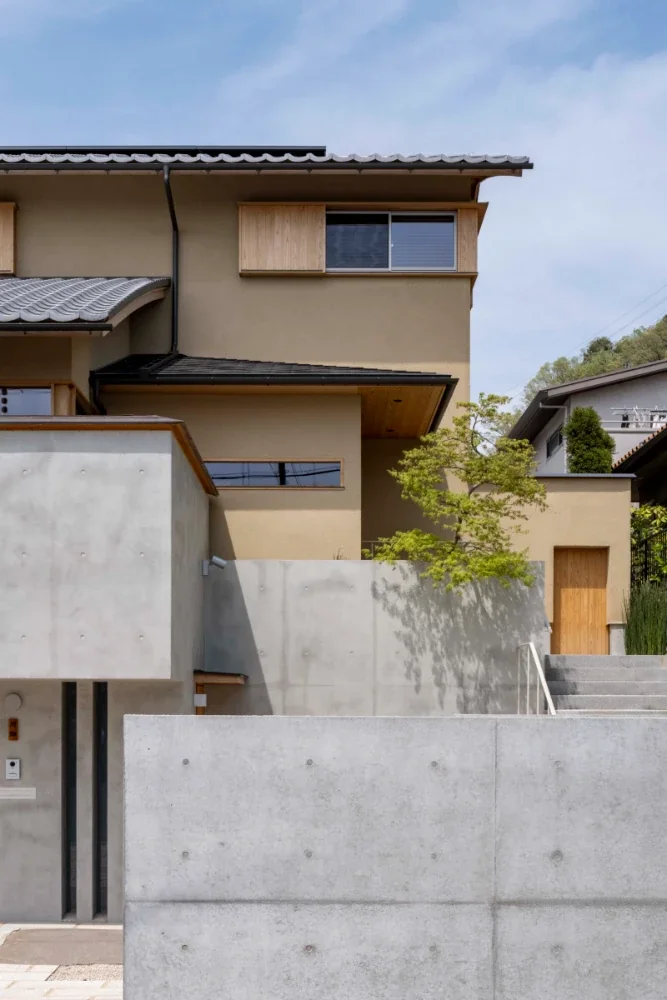 東生駒の家Ⅱ－版築塀をのぞむ終の住処－