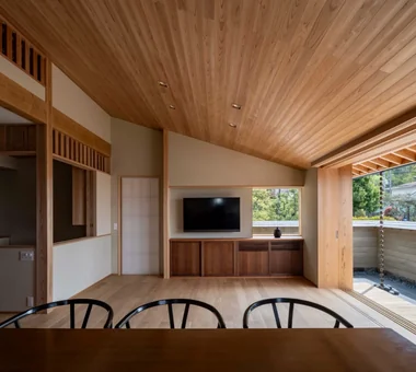 House in Higashi-Ikoma II — Final Residence Overlooking a Rammed-Earth Wall｜Homes with Scenic Views｜Custom-built house｜LDK