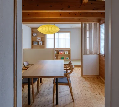 Koshien House — Renovation Beginning with Solid-Wood Floor Restoration｜House of Wood｜Custom-built house｜Dining Area