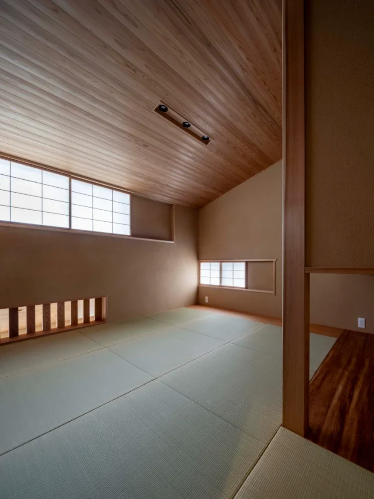 東生駒の家Ⅱ－版築塀をのぞむ終の住処－