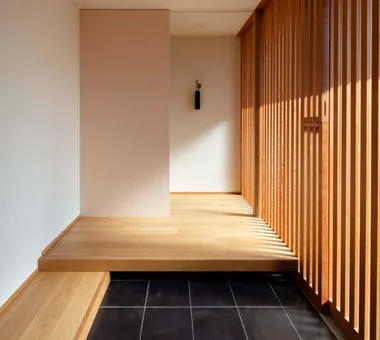 House of Wind - A Residence Where Landscape Is Part of Everyday Life｜Custom-built house｜Entrance hall