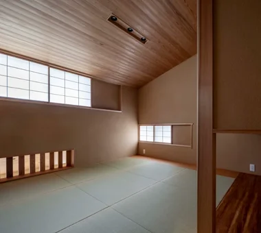 House in Higashi-Ikoma II — Final Residence Overlooking a Rammed-Earth Wall｜Homes with Scenic Views｜Custom-built house｜Japanese-style room