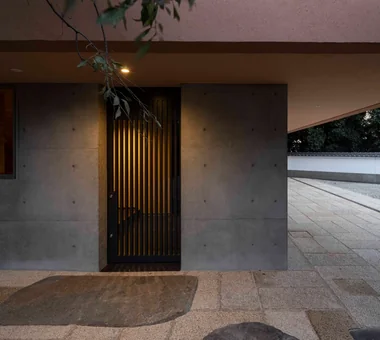 Quiet Waiting Residence — A Final Home as a Private Art Museum｜A House with Art｜Custom-built house｜Approach
