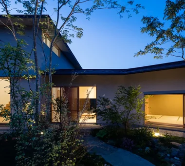An Artist's Atelier — A Place of Creation Enveloped in Quietude and Tension｜A House with Art｜Custom-built house｜Garden