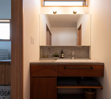 Botanical House｜A Home for Outdoor Enthusiasts｜Custom-built house｜Lavatory