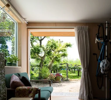 I Know Only Contentment｜Compact House｜Custom-built house｜Living Room