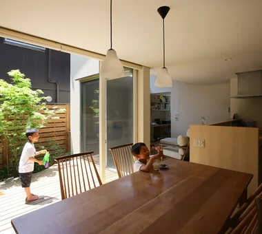 有中庭的住宅｜帶戶外起居室的住宅｜房屋導覽｜客製化住宅