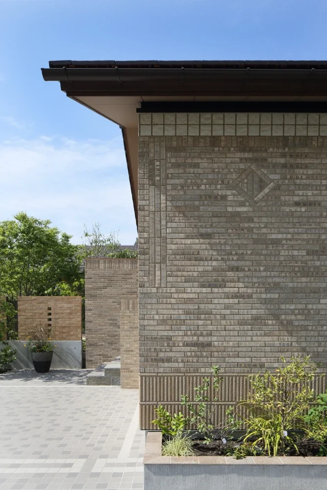 A subtle pattern has been created using the same tiles.