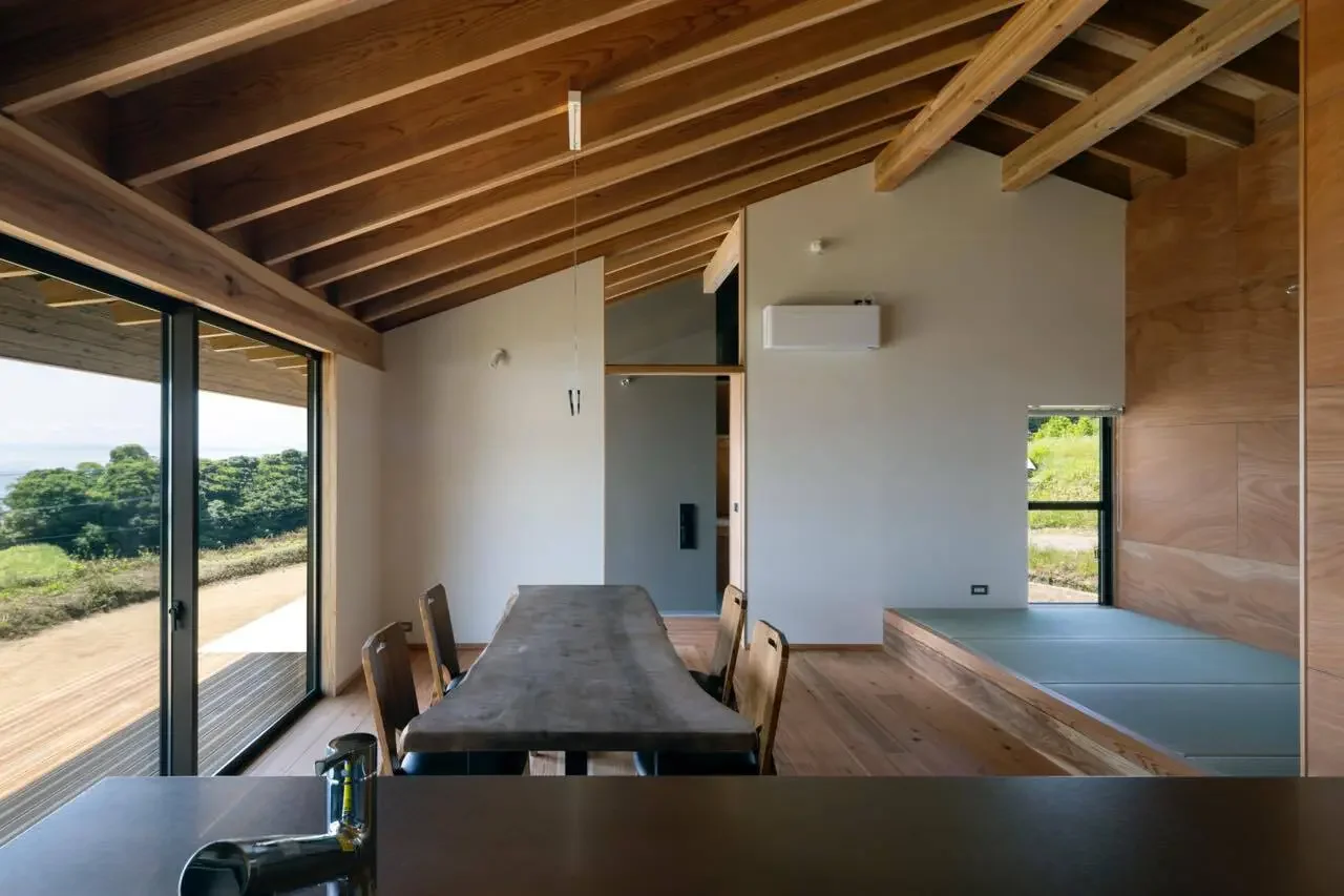 The tatami area serves as a reading corner.