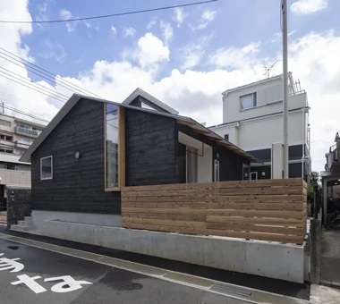 带采光井的住宅｜紧凑住宅｜定制住宅｜外立面