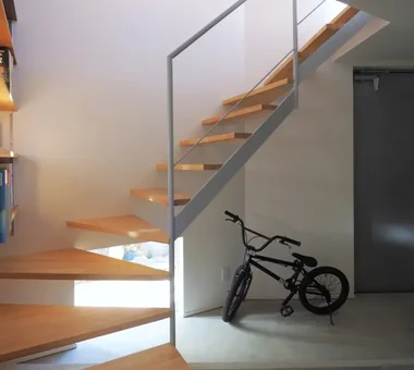 House in Toyoshiki｜Homes Embracing Natural Light｜Custom-built house｜Entrance hall