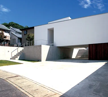 风吹拂的中庭｜带中庭的住宅｜定制住宅｜外立面