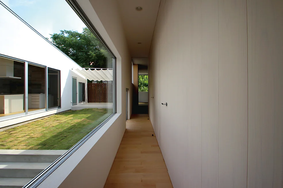A Courtyard Where the Wind Flows Through