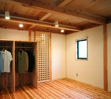 大きな屋根に守られて｜木の家｜注文住宅｜収納