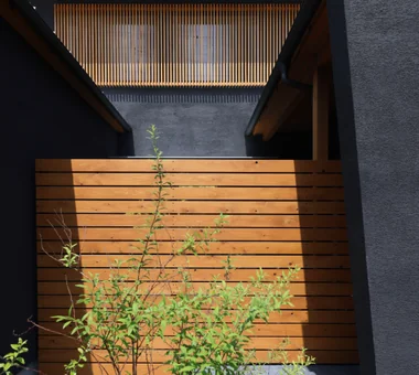 坂道に建つ家｜木の家｜注文住宅｜外観