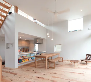 Creating Expanse and Diverse Spaces with Level Changes for a Rich, Three-Dimensional Life