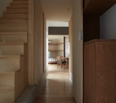 擁壁のある家｜コンテンポラリーデザインの家｜注文住宅｜玄関