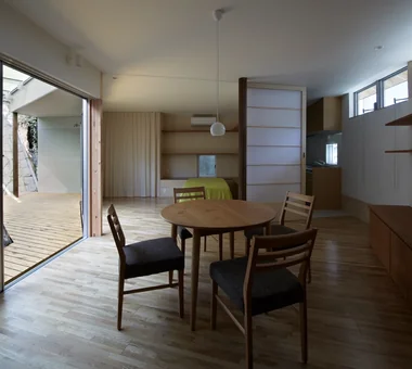 擁壁のある家｜コンテンポラリーデザインの家｜注文住宅｜リビング