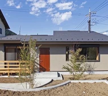 薪ストーブのある自然素材の平屋の住まい｜平屋の家｜注文住宅｜外観