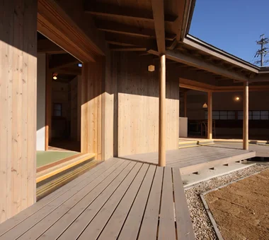 東之南House｜帶戶外起居室的住宅｜露臺｜客製化住宅