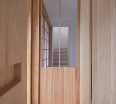 Mikuri House｜带日式障子门窗的住宅｜玄关｜定制住宅