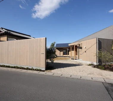 East South House｜Single-Story Houses｜Exterior｜Custom-built house