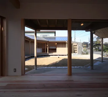 East South House｜Single-Story Houses｜Living Room｜Custom-built house