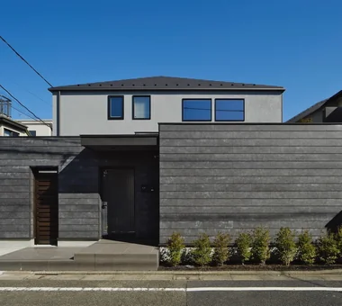 KMK｜帶連續帶狀窗的住宅｜房屋導覽｜客製化住宅