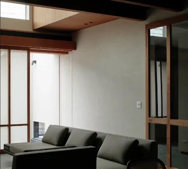 KMK｜帶連續帶狀窗的住宅｜房屋導覽｜客製化住宅