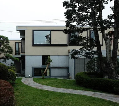 三次｜帶傳統/正式庭園的住宅｜房屋導覽｜客製化住宅
