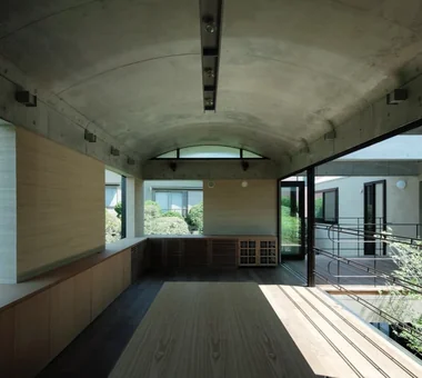 三次｜帶傳統/正式庭園的住宅｜房屋導覽｜客製化住宅