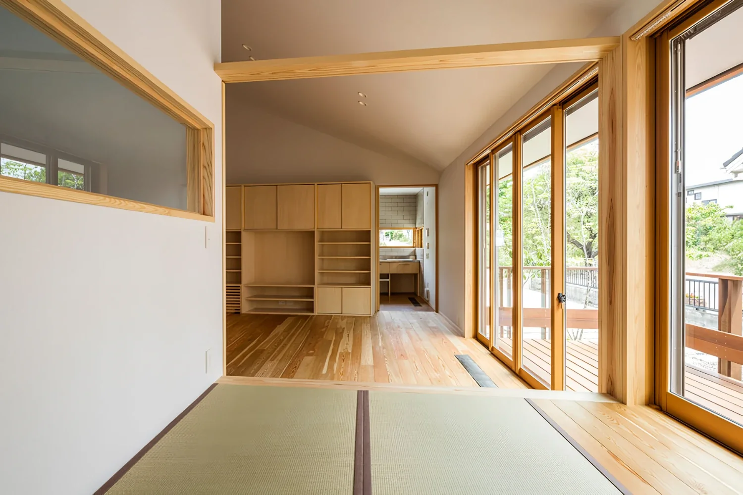 鳥と暮らすバリアフリーの平屋｜parilicium