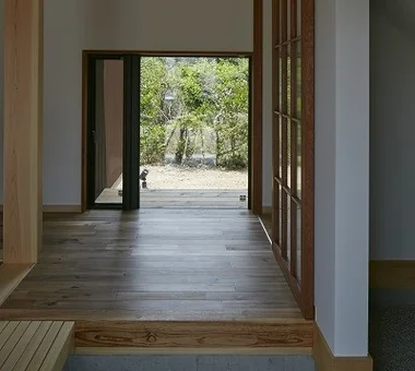 House in Okusa｜Homes with Scenic Views｜Custom-built house｜Entrance hall
