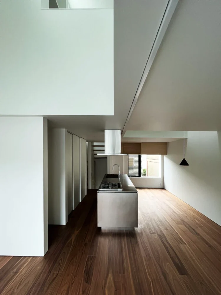 house YK -滲みの吹抜-
